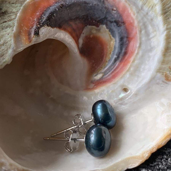 Freshwater Black Pearl Stud Earrings